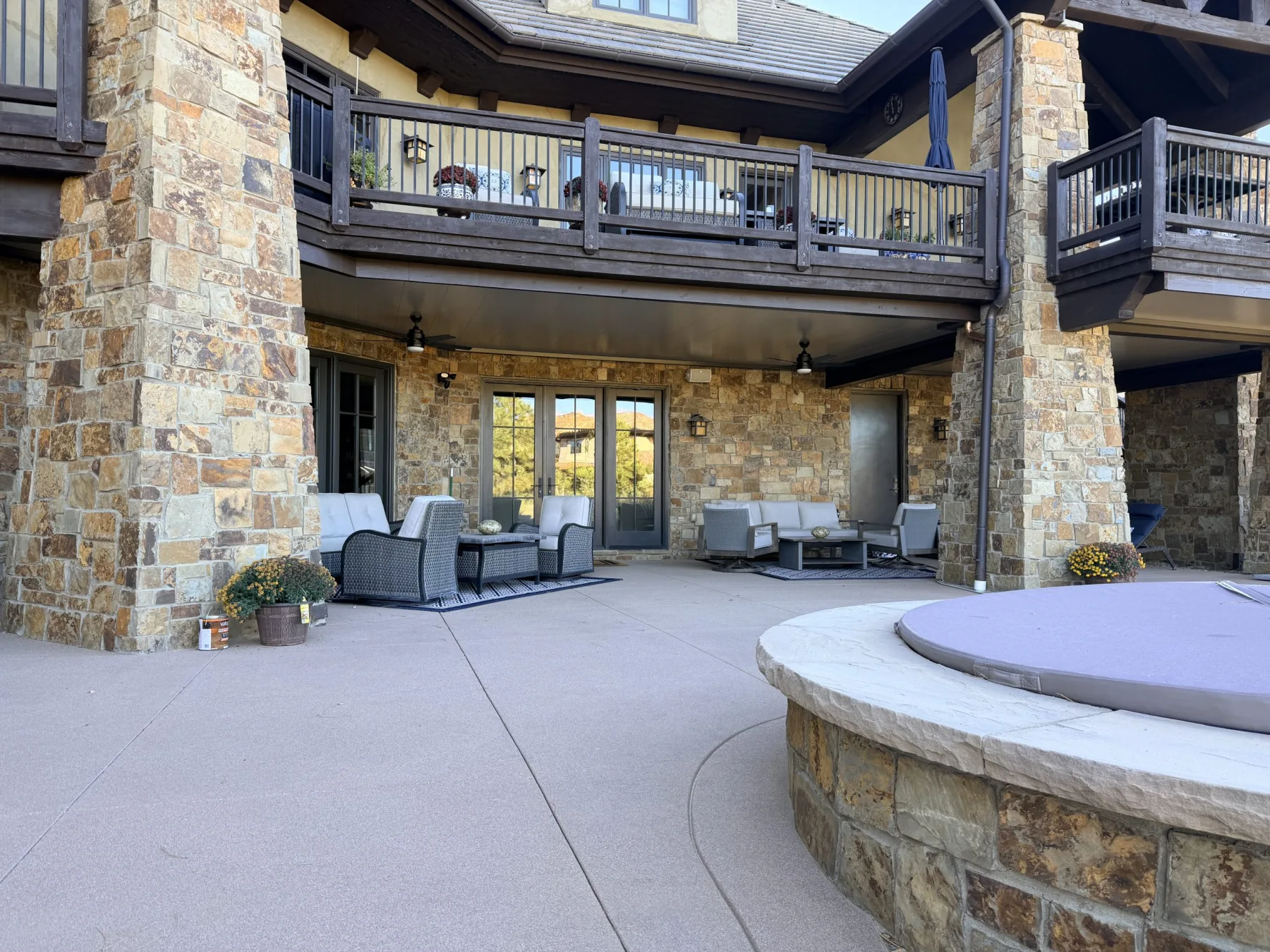 Maintained Colorado outdoor living space with Undercover Systems